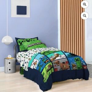 Minecraft Reversible Twin Comforter - LIKE NEW